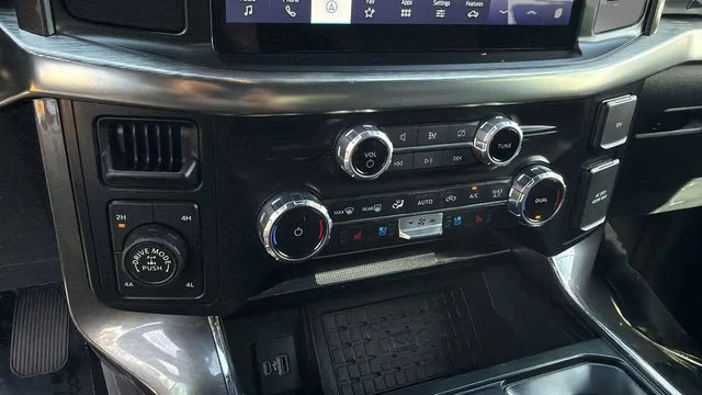 Used 2023 White Ford Lariat image 32