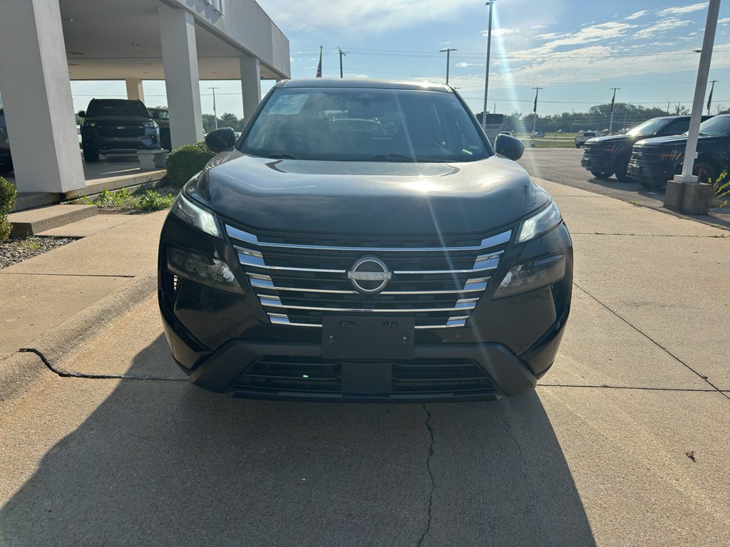 Used 2024 Super Black Nissan SV image 13