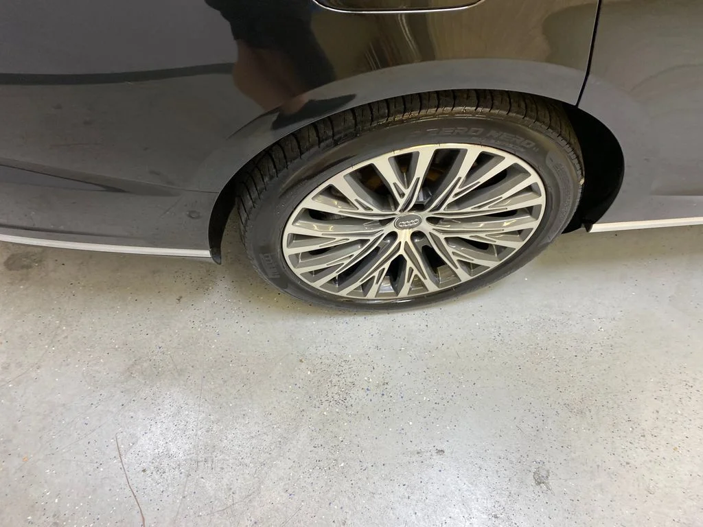 Used 2019  Audi L 55 image 13