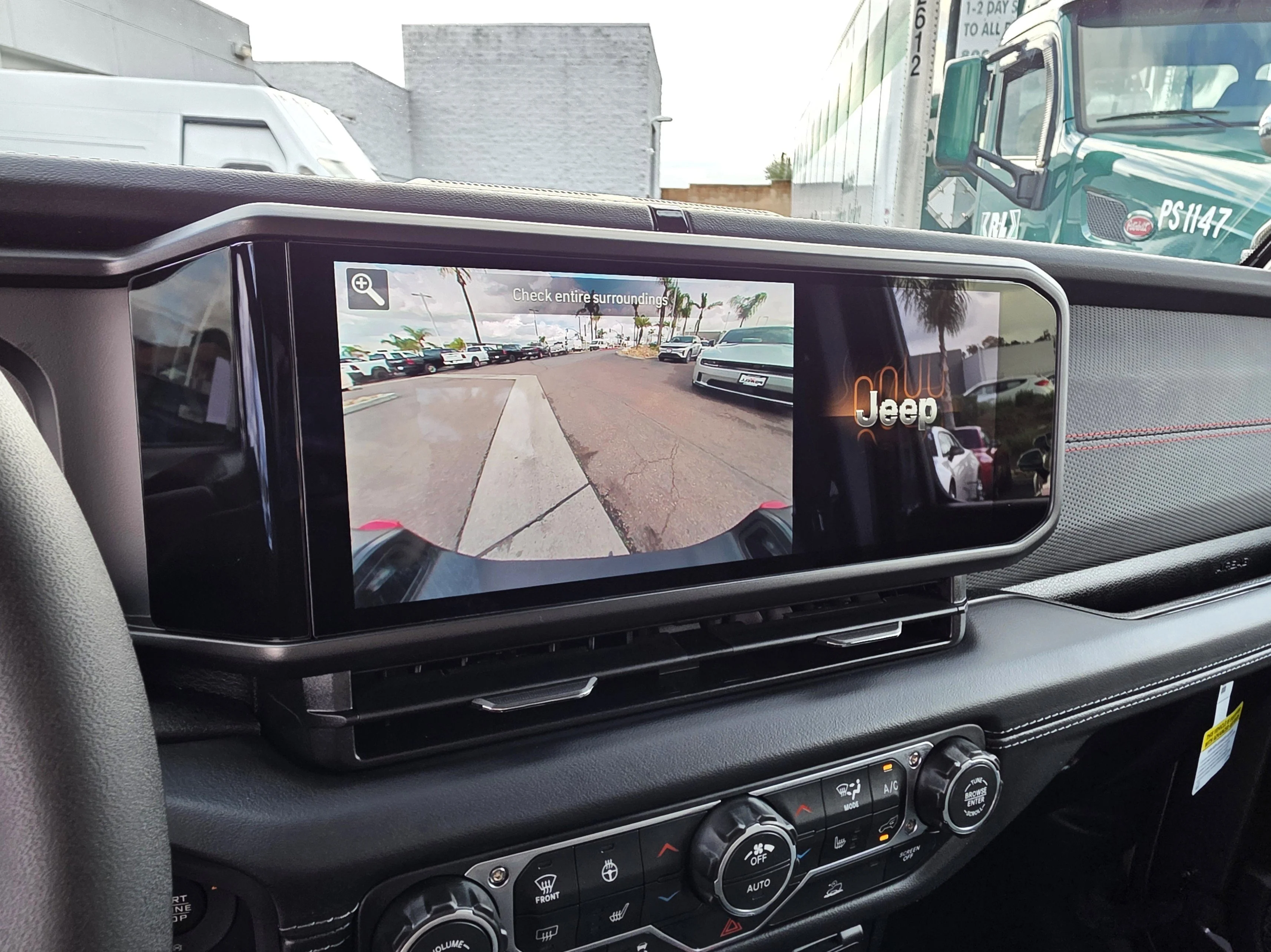 New 2026 Crystal Metallic Jeep Rubicon image 17
