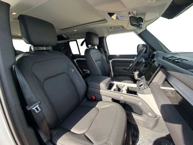 New 2026 Fuji White Land Rover S image 16