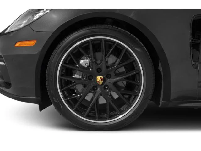 Used 2018 Chalk Porsche 4S image 11