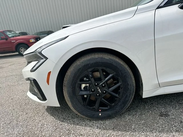 New 2026 Snow White Pearl Kia LXS FWD image 20