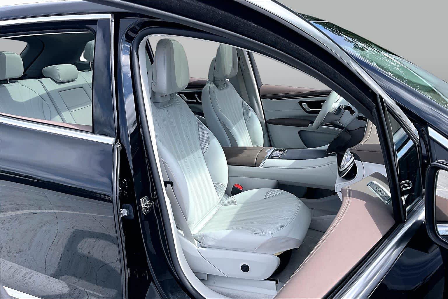 Used 2023 Obsidian Black Metallic Mercedes-Benz EQS 580 image 8