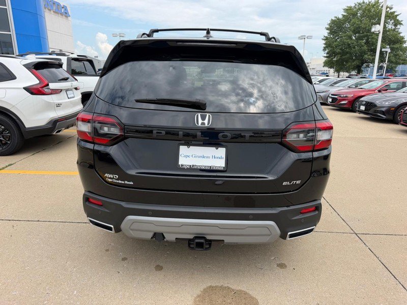 Certified Used 2024 Crystal Black Pearl Honda AWD ELITE image 29