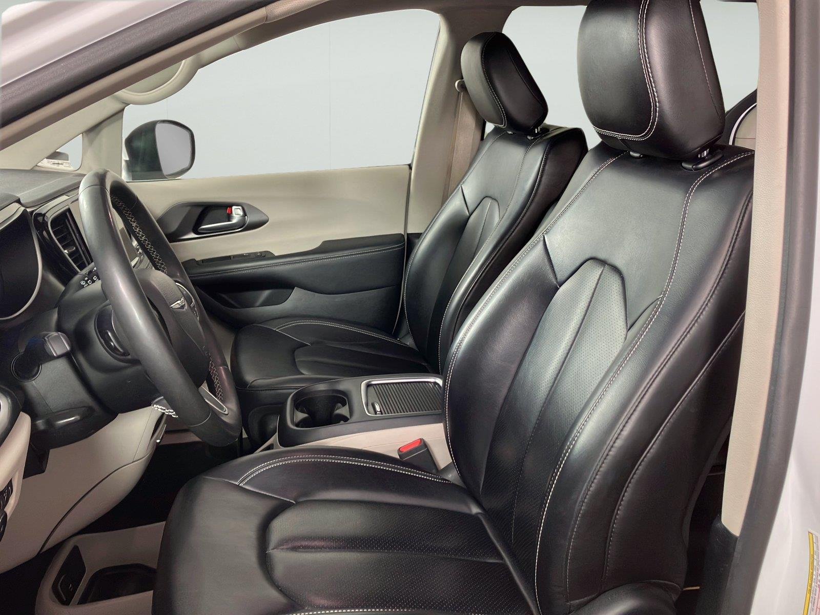 Used 2023 Bright White Clearcoat Chrysler Hybrid Touring L image 8