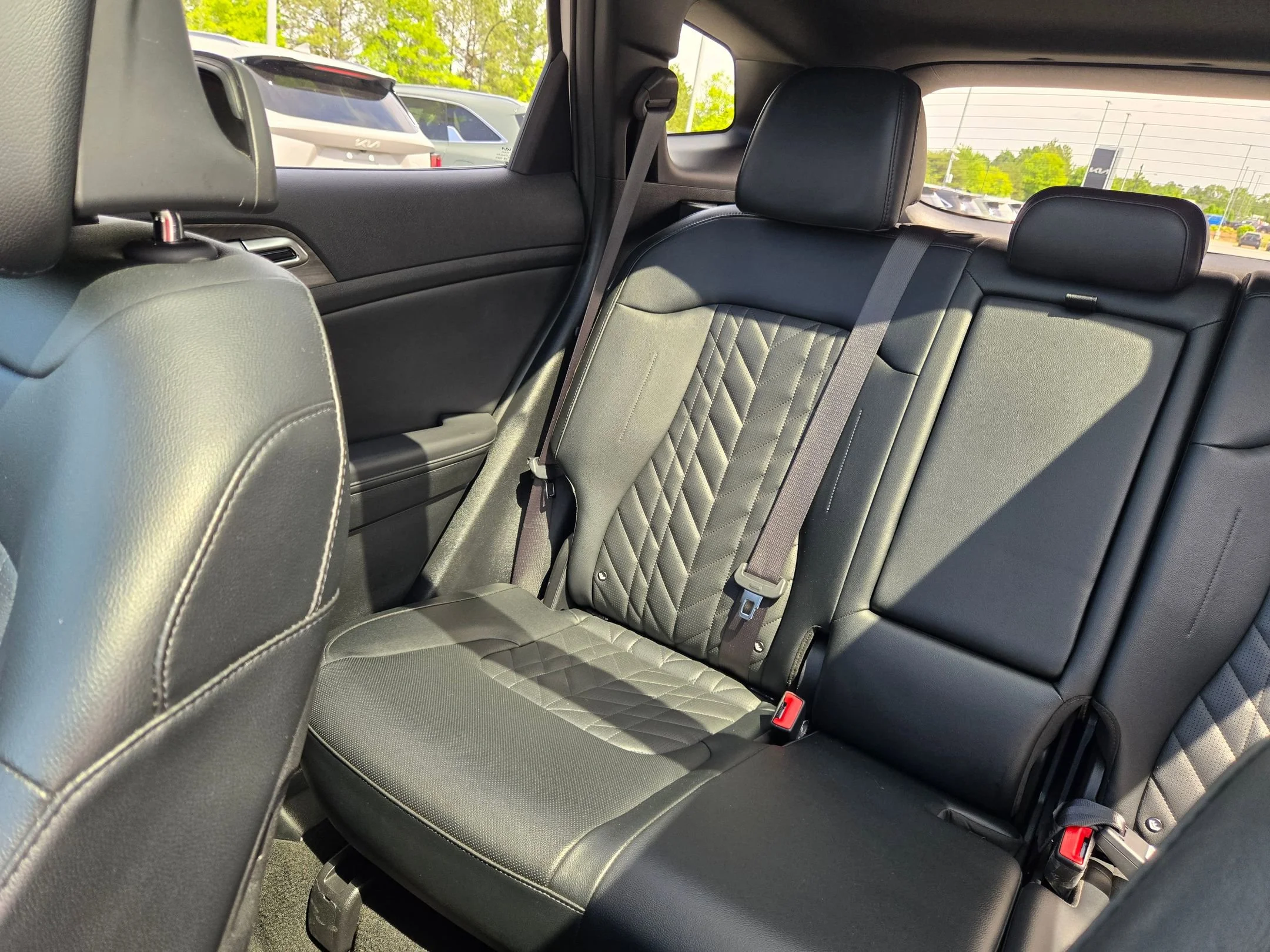 Used 2024 Glacial White Pearl Kia X-Line image 12
