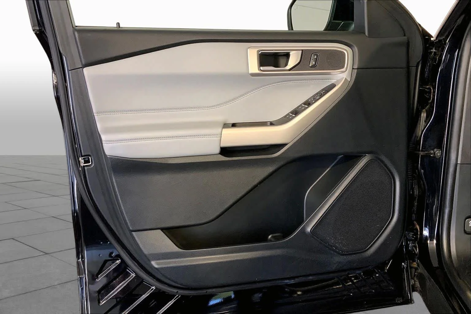 Used 2022 Agate Black Ford XLT image 22