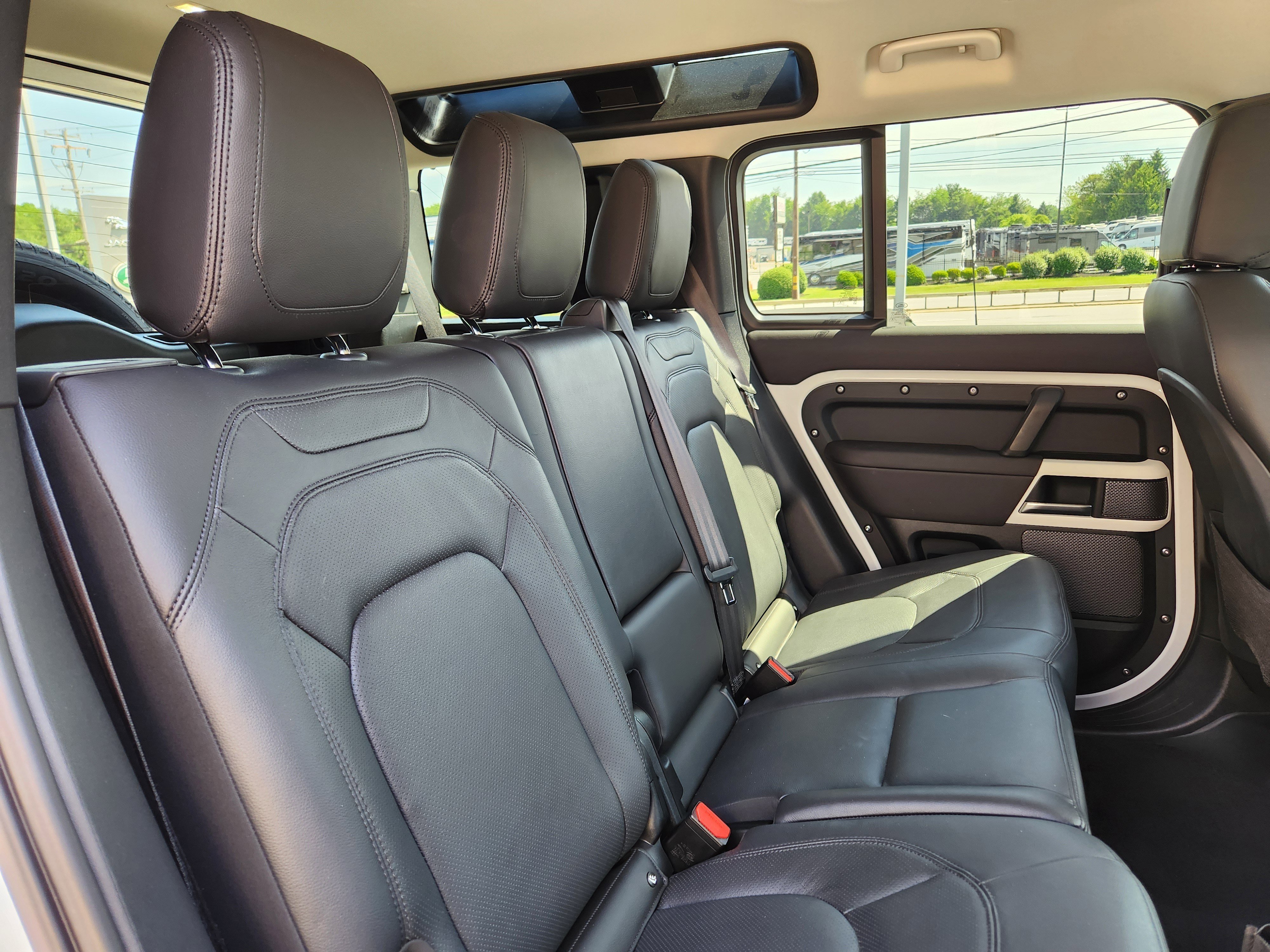 Certified Used 2024 Fuji White Land Rover S image 15