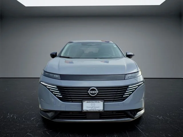 Used 2026 Gray Nissan Platinum image 8