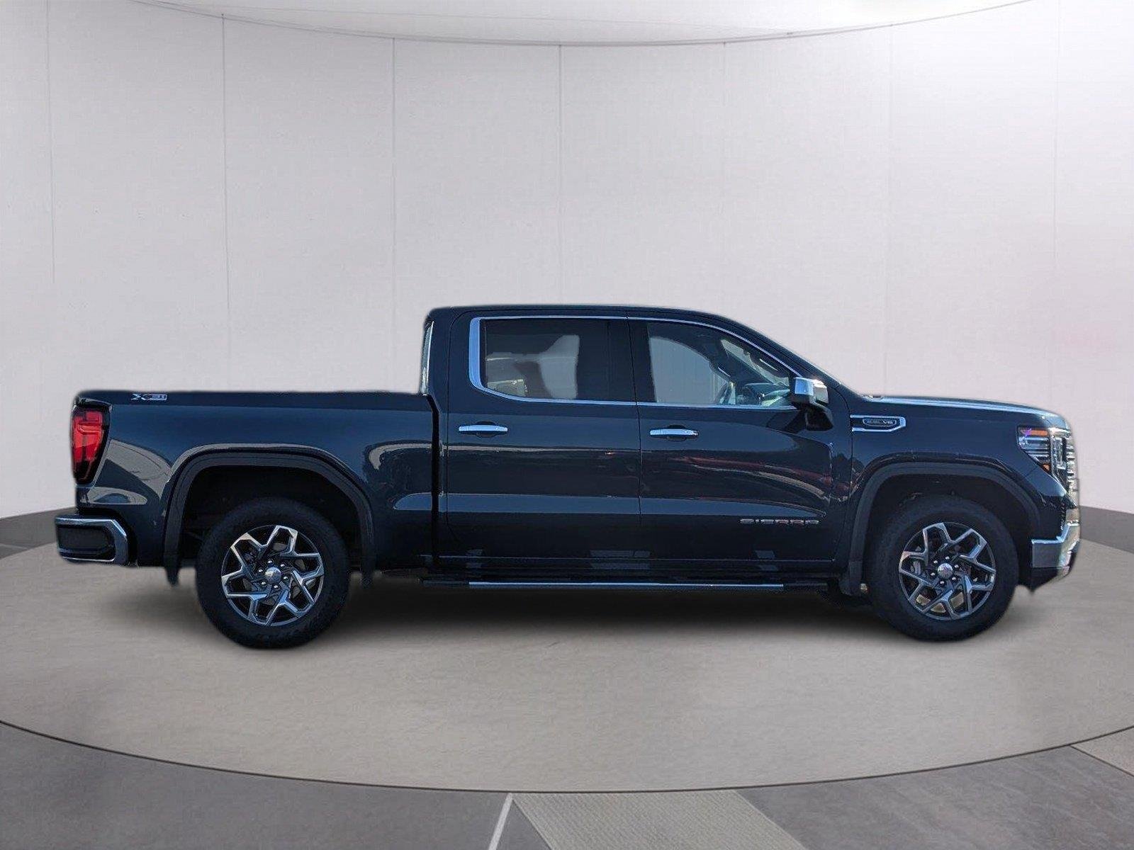 Used 2022 PACIFIC BLUE METALLIC GMC SLT image 7
