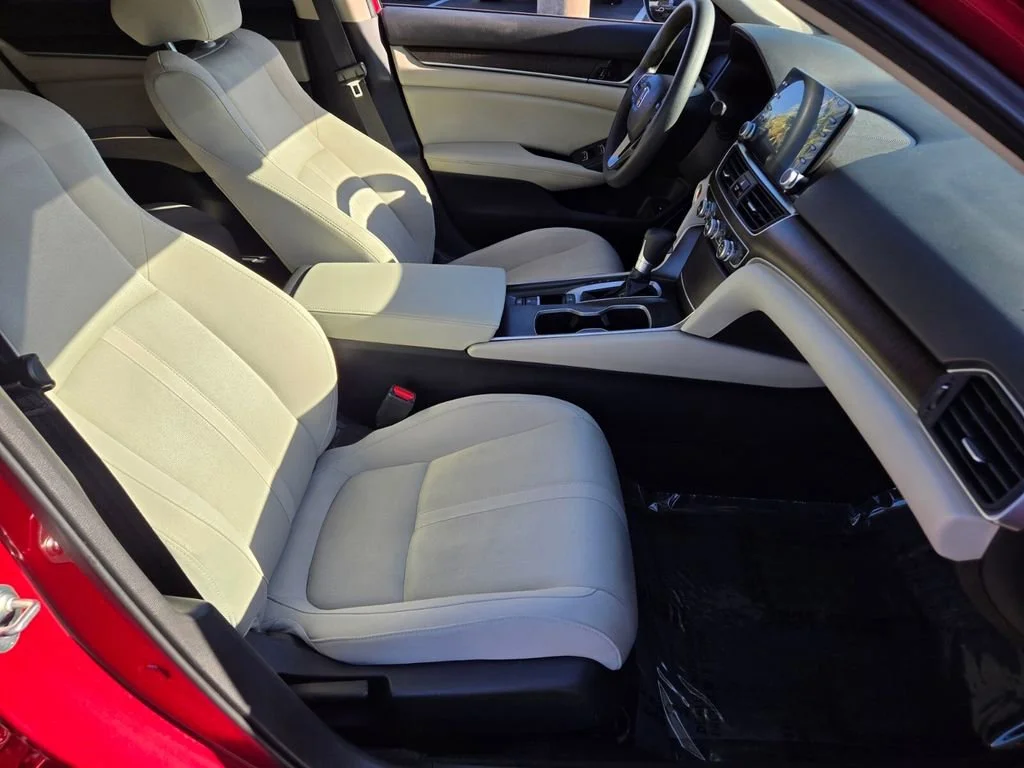 Used 2018 Red Honda EX 1.5T image 15