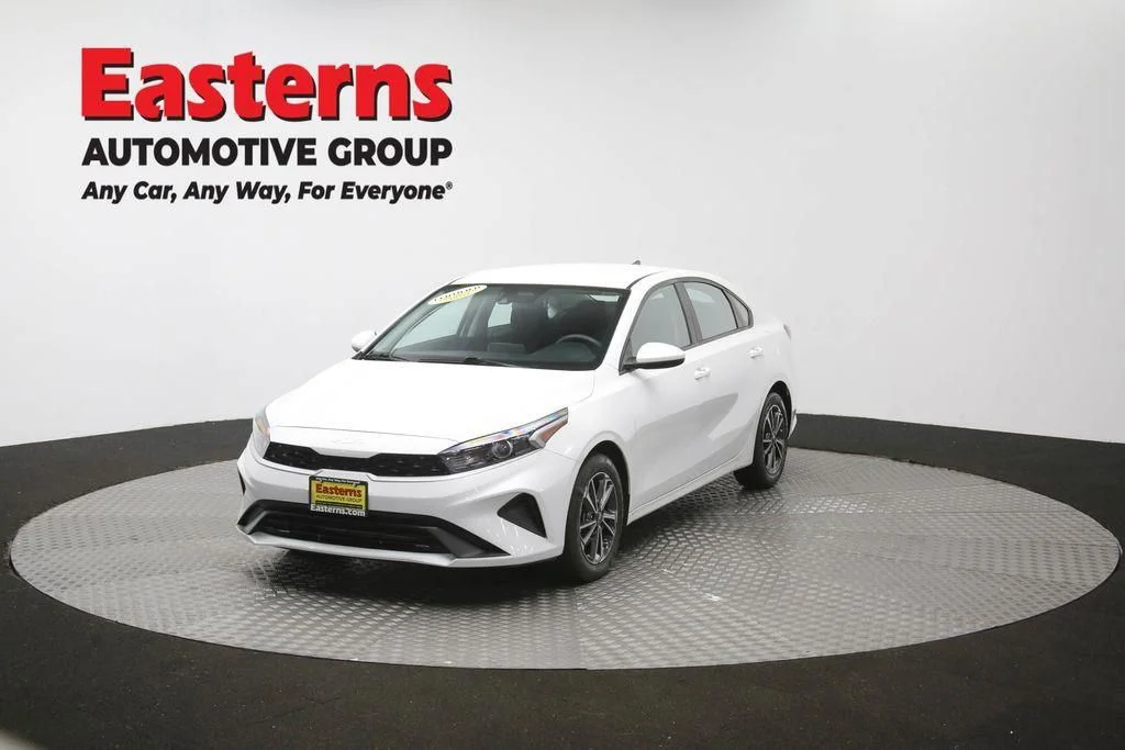 Used 2023 White Kia LXS image 55