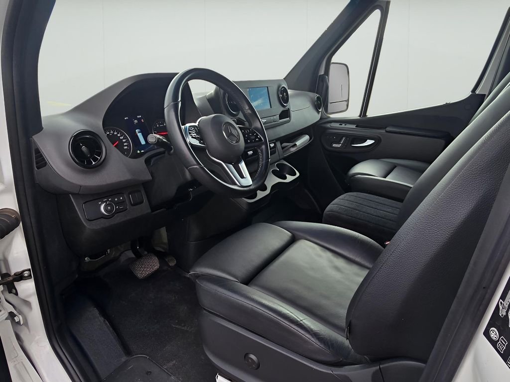 Used 2022 Arctic White Mercedes-Benz High Roof V6 image 28
