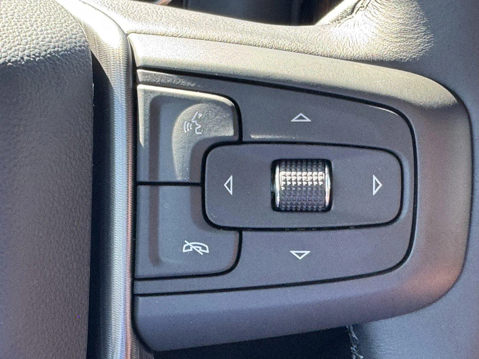 New 2026 Glacier White Tricoat GMC Denali Ultimate image 21
