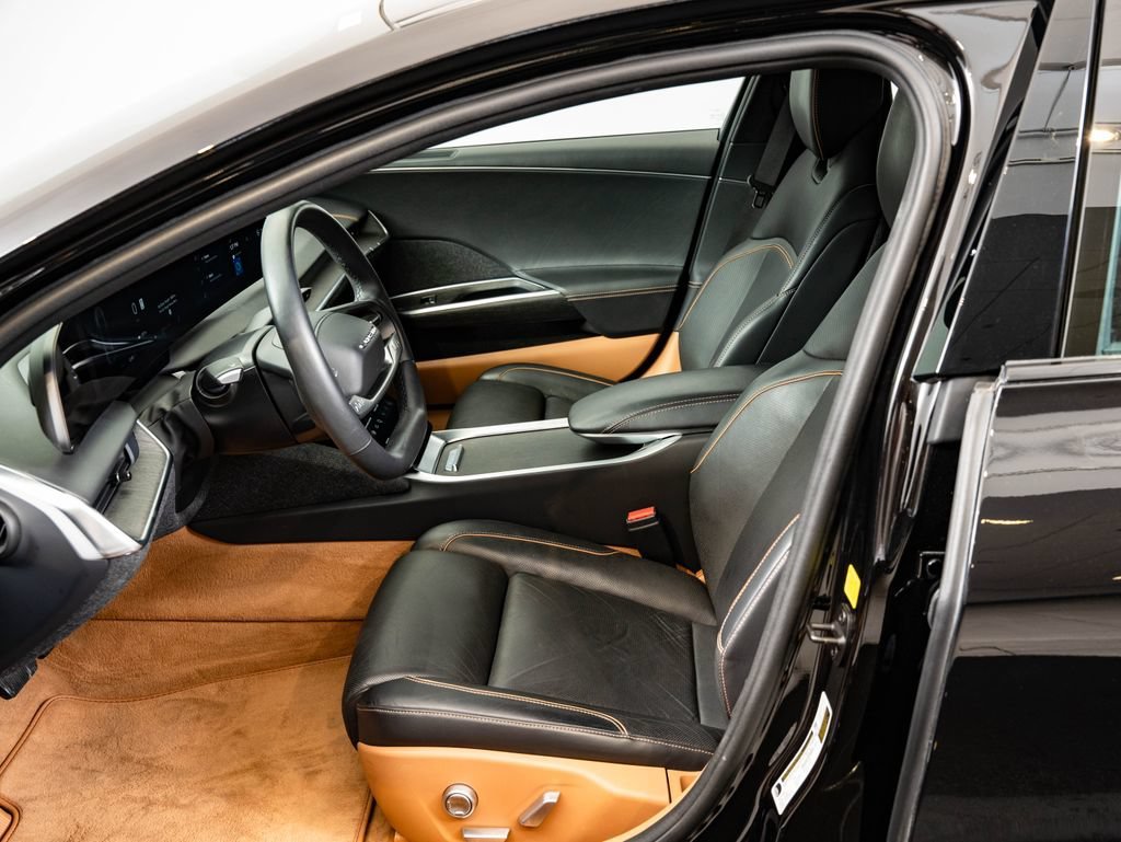 Used 2024 Black Lucid Touring image 20