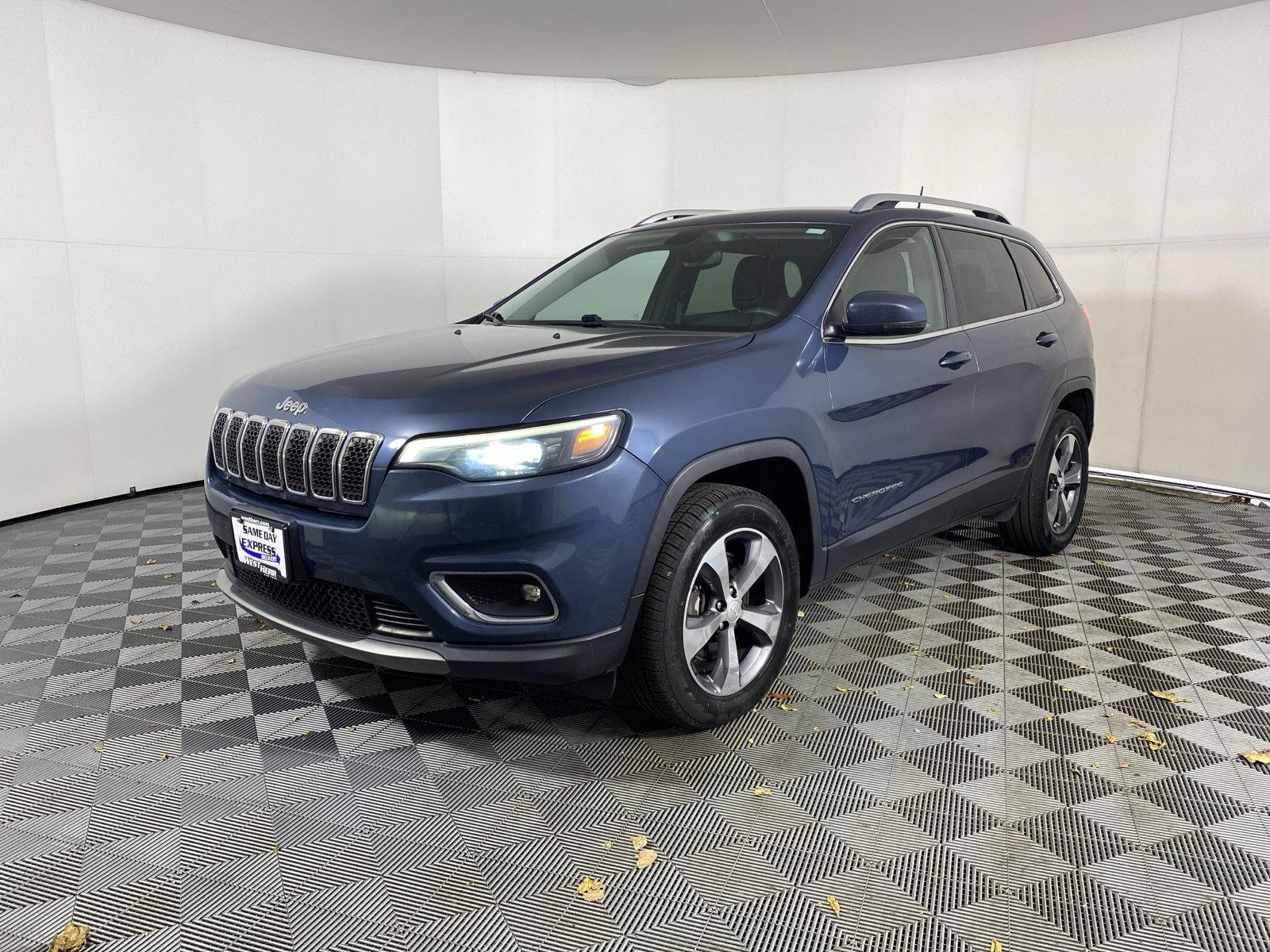 Used 2019 Blue Shade Pearlcoat Jeep Limited image 3