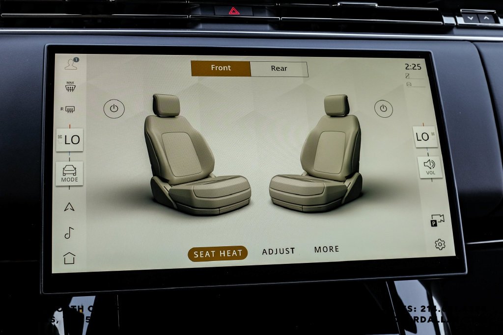 New 2026 Fuji White Land Rover Dynamic SE image 30