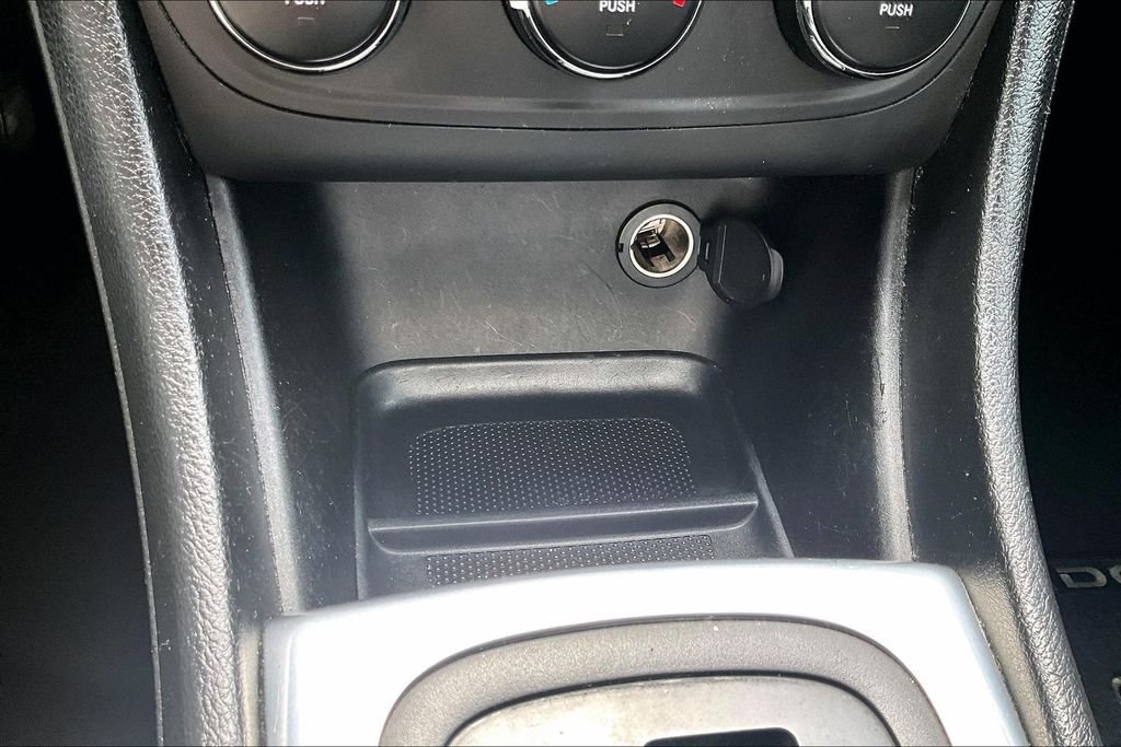 Used 2013 White Dodge SE image 31