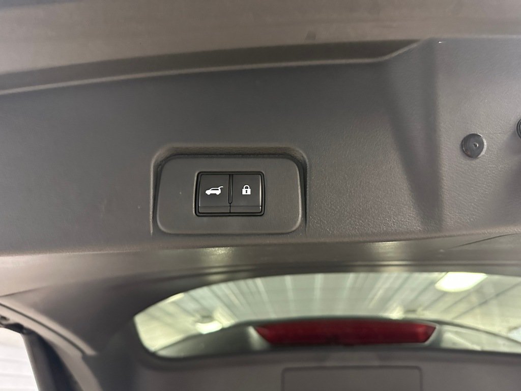 Used 2022 Gun Metallic Nissan Platinum image 24