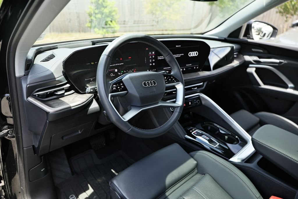 Used 2025 Mythos Black Metallic Audi 2.0T Premium Plus image 19