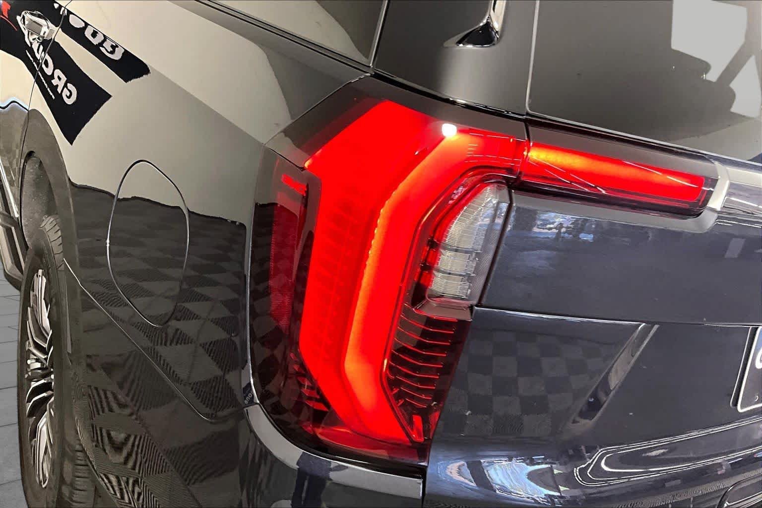 Used 2025 Titanium Rush Metallic GMC Elevation image 27