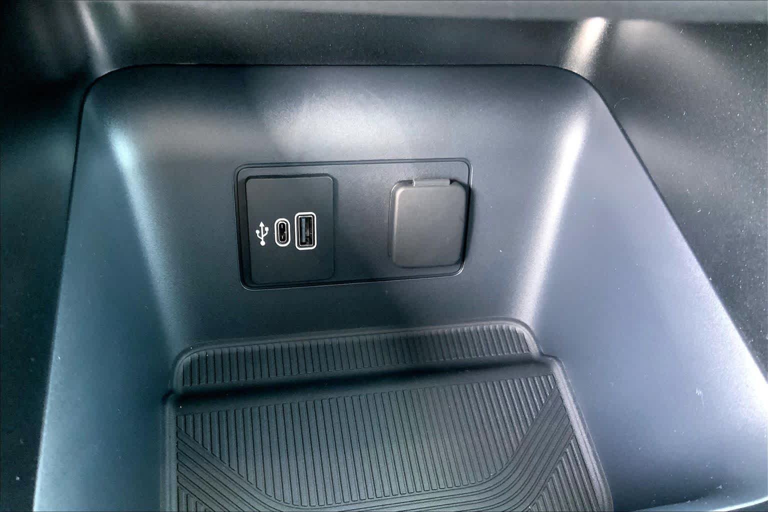 New 2026 Carbonized Gray Metallic Ford Active image 16