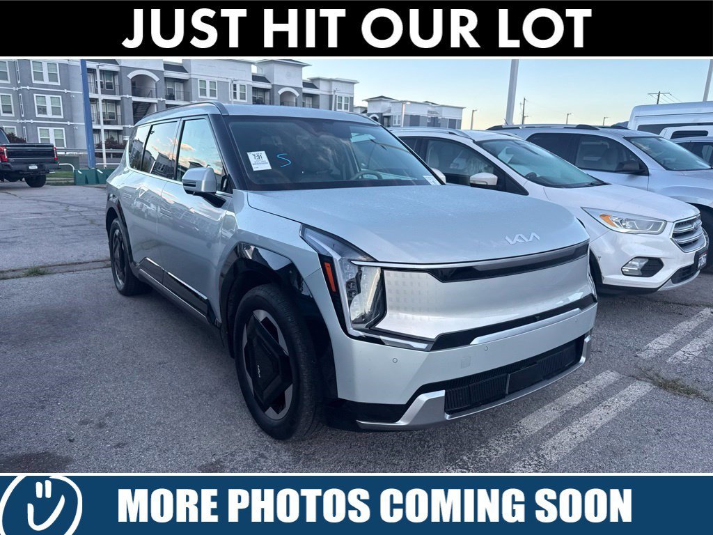 Used 2024 Ivory Silver Kia Land image 8