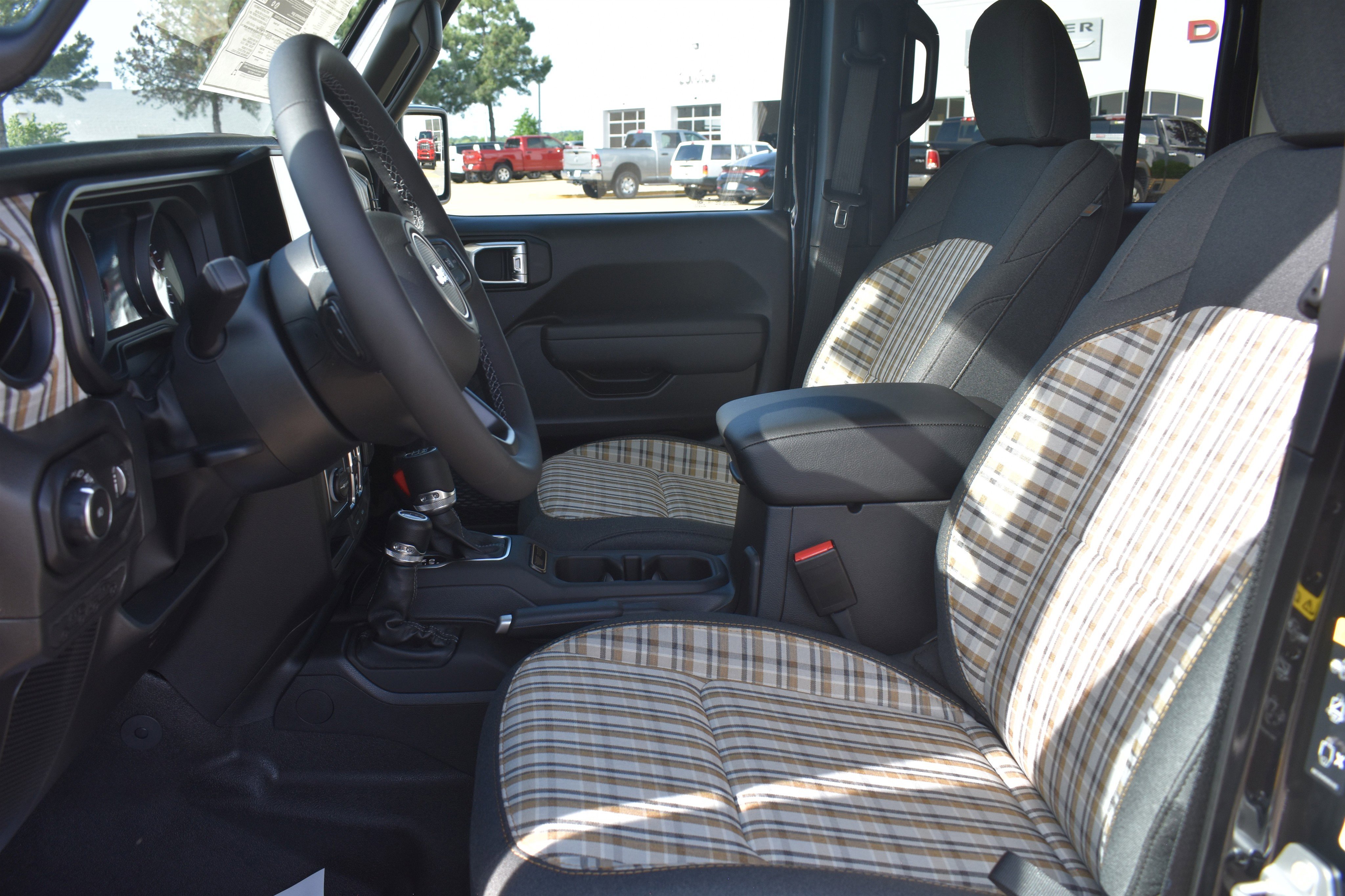 New 2026 Black Clear-Coat Exterior Paint Jeep 85th Anniversary image 14
