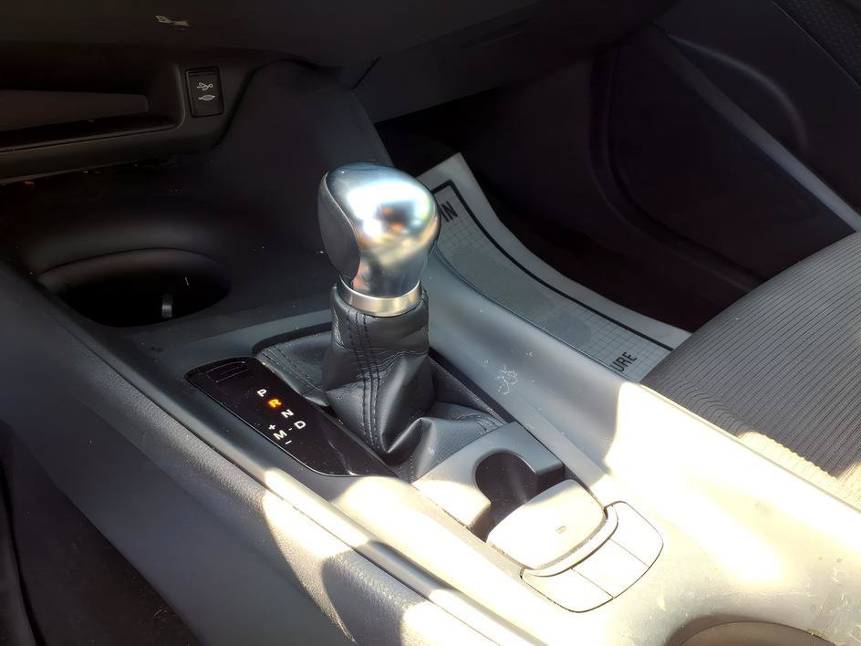 Used 2018 Blizzard Pearl Toyota XLE image 21