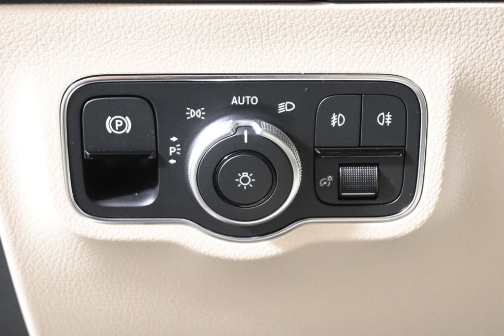Used 2023 Mountain Gray Metallic Mercedes-Benz GLA 250 image 25