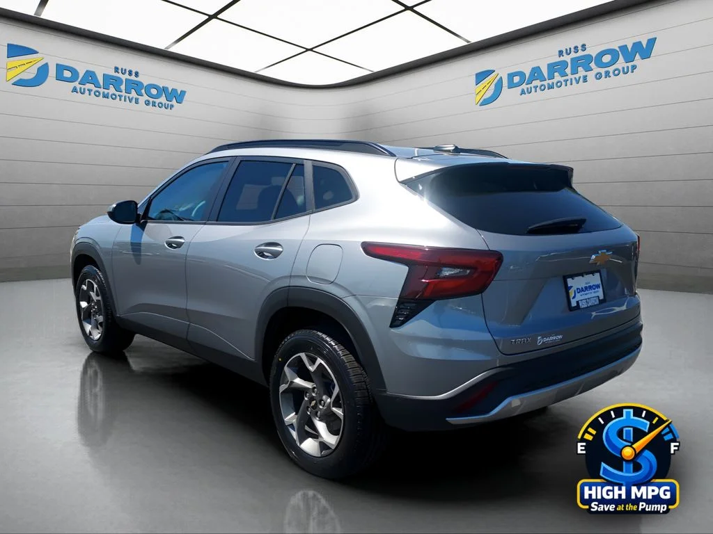 Used 2025 Gray Chevrolet LT image 3