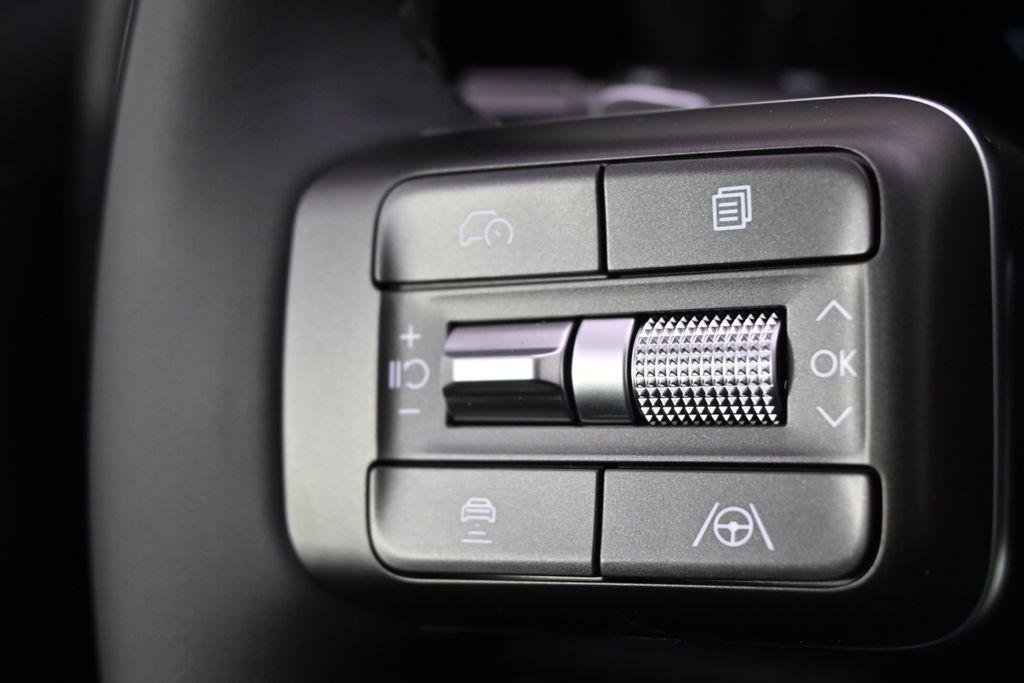 New 2026 Silver Metallic Hyundai SEL AWD image 31