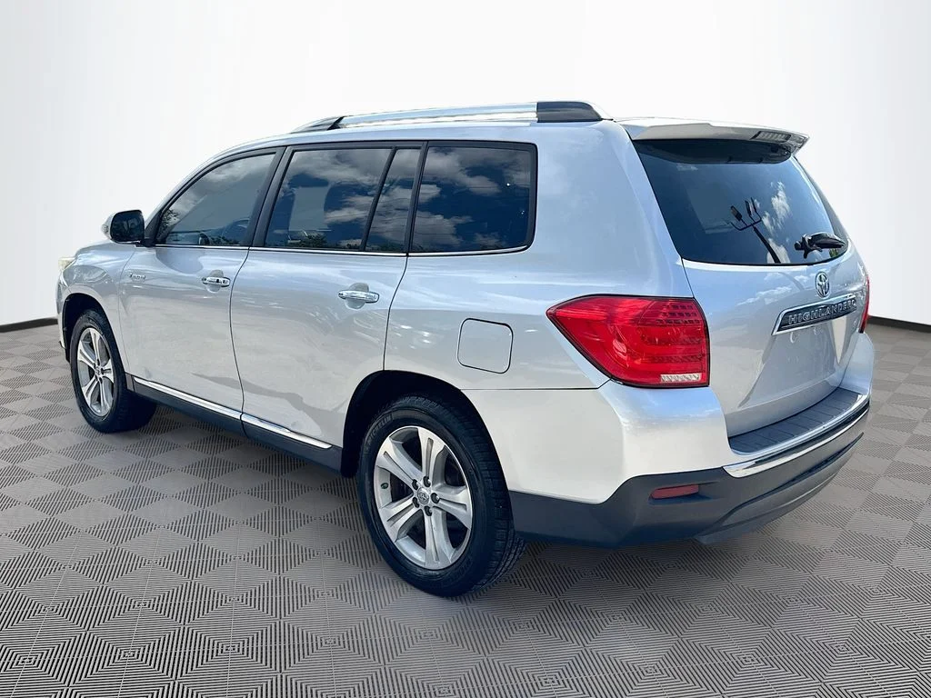 Used 2012 Silver Toyota Limited image 8
