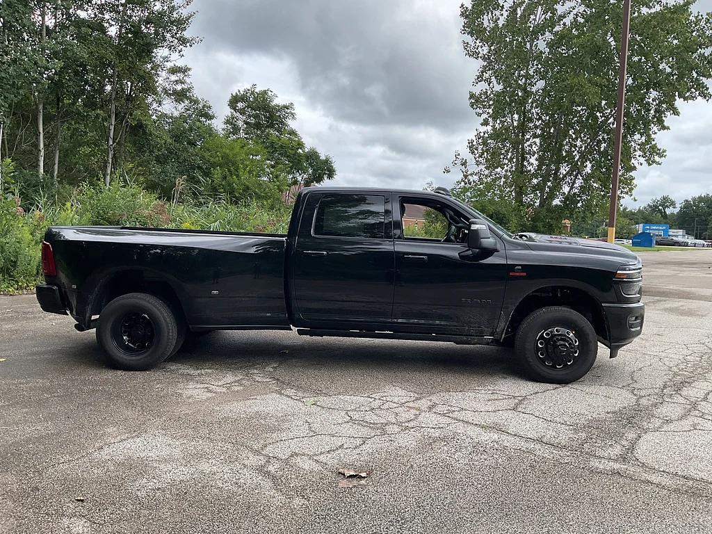 New 2027 Diamond Black Crystal Pearlcoat RAM Laramie image 4