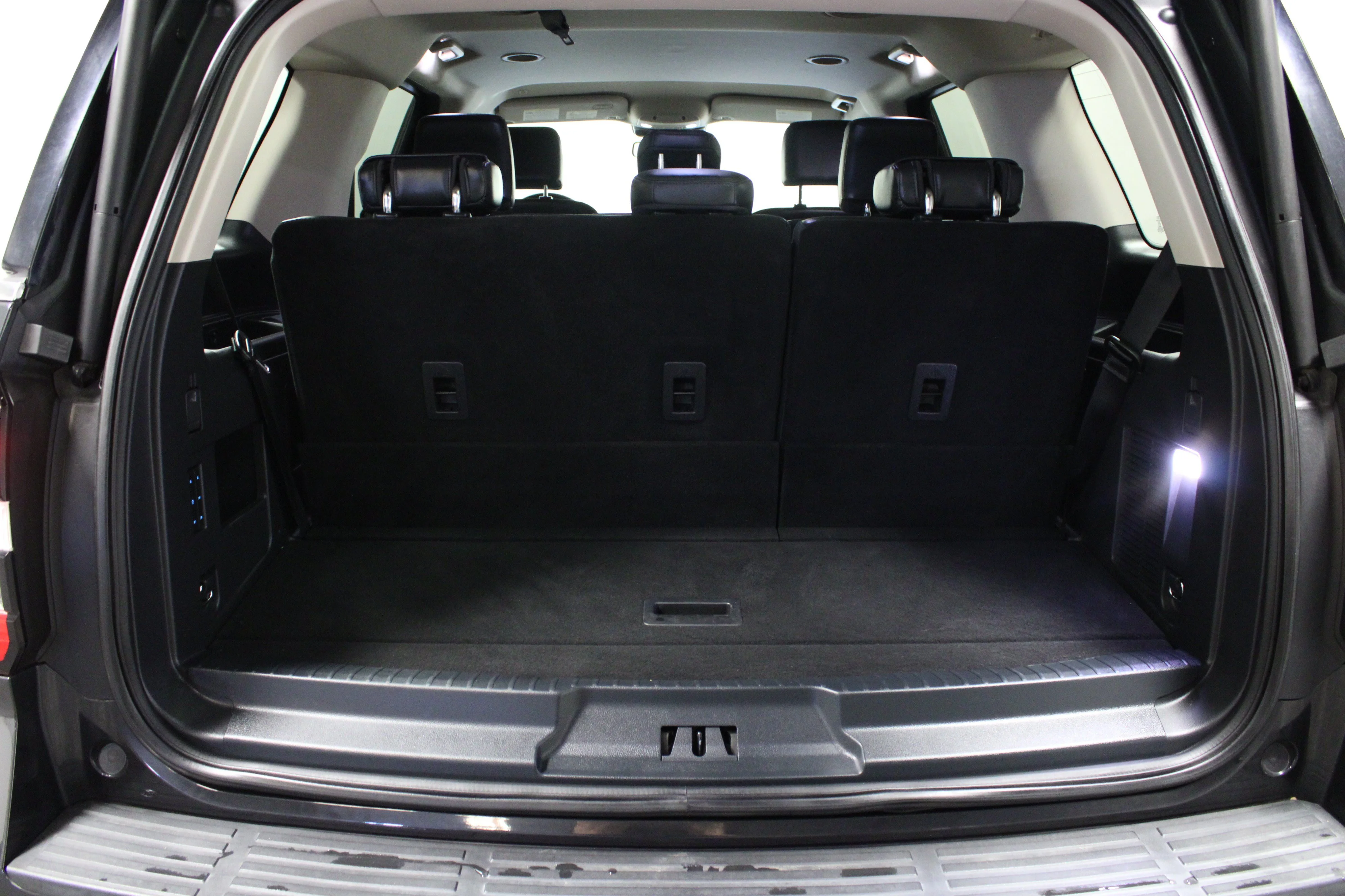 Used 2024 Gray Metallic Ford XLT image 16