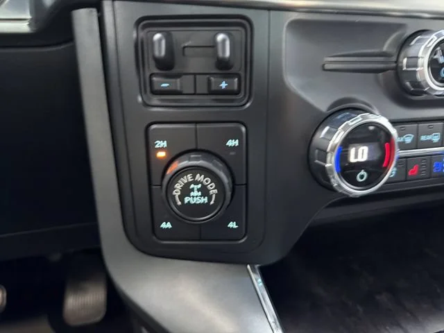 Used 2021 Black Ford LARIAT image 27