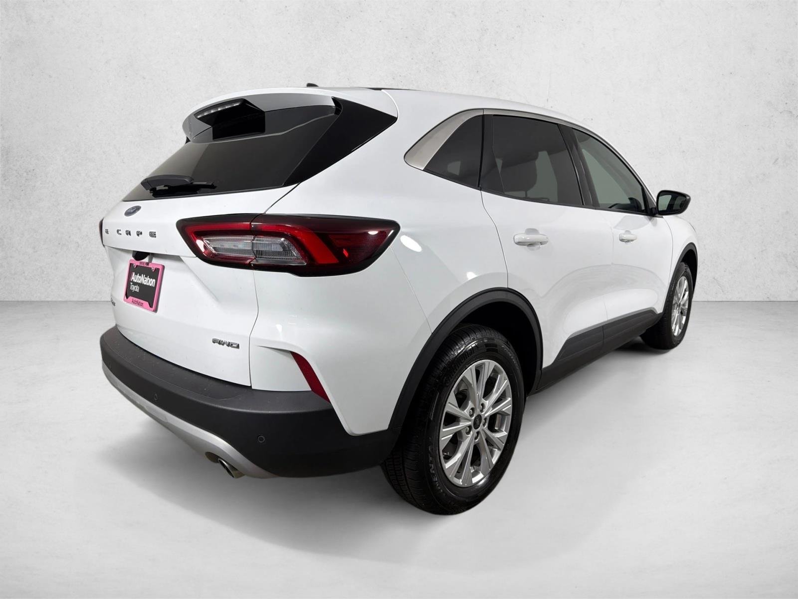 Used 2024 Oxford White Ford Active image 4