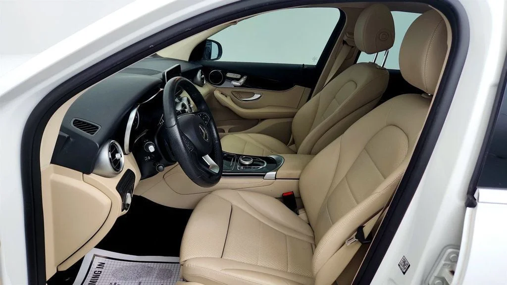 Used 2018 Polar White Mercedes-Benz GLC 300 4MATIC® SUV image 16