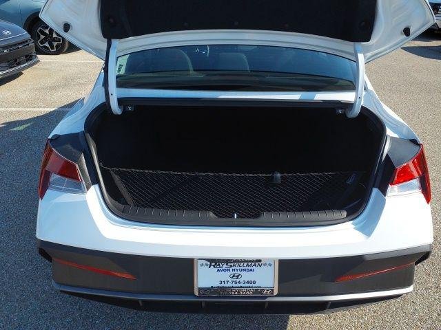 New 2026 White Hyundai SE image 11