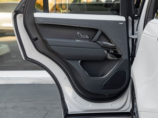 New 2026 Borasco Grey LAND ROVER Dynamic SE image 23