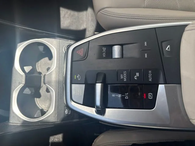 Used 2025 White BMW xDrive28i image 11