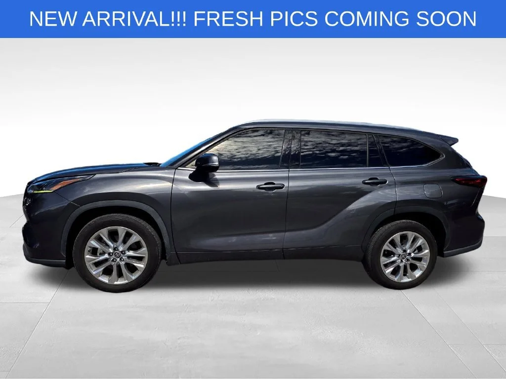 Used 2022 Gray Toyota Limited image 3