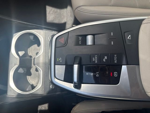 Used 2025 White BMW xDrive28i image 11