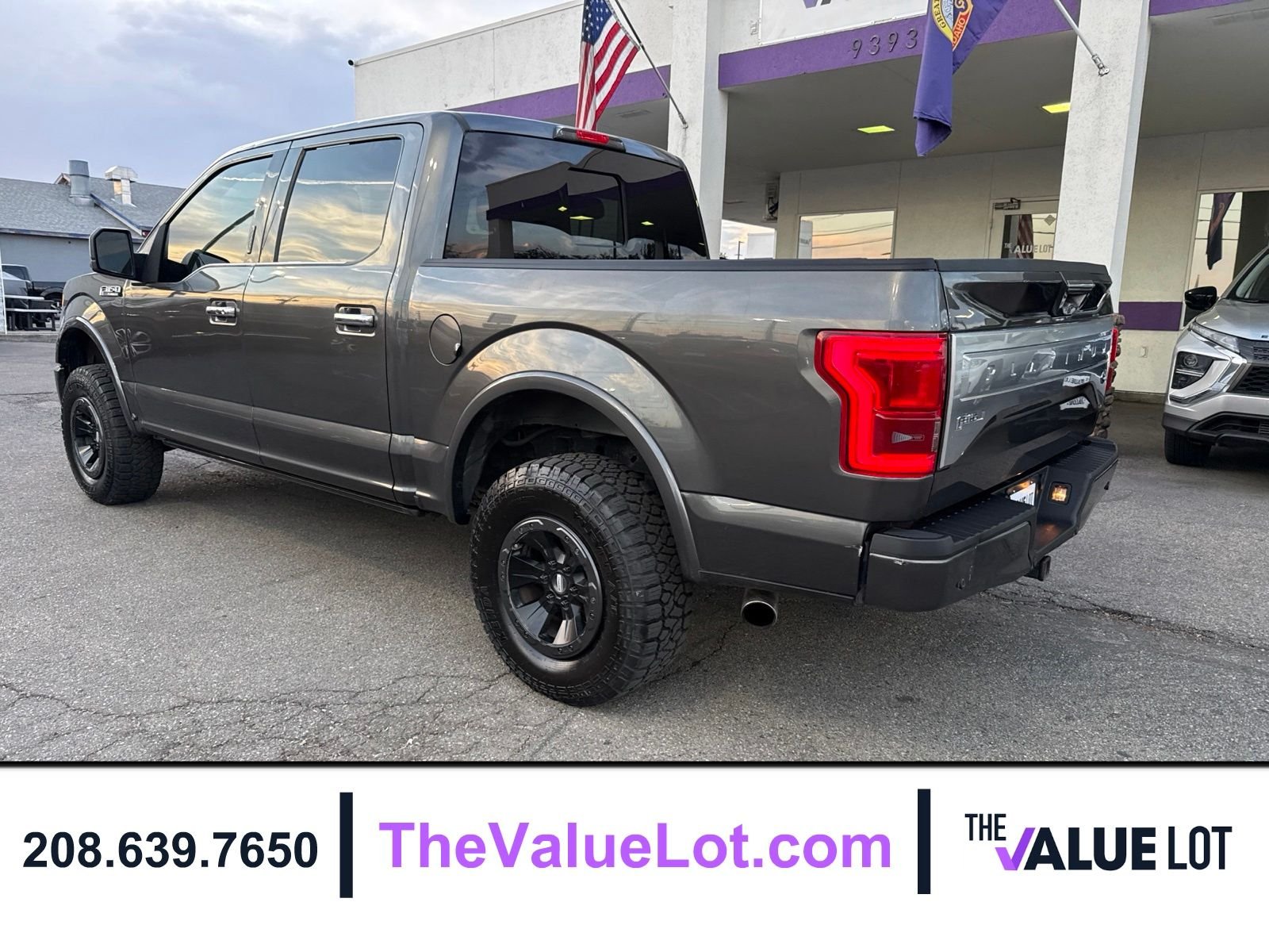 Used 2015  Ford Platinum image 6
