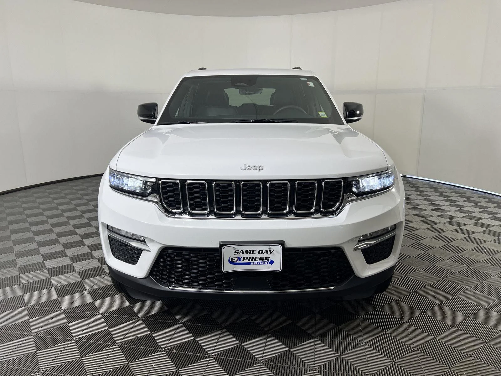 Used 2025 Wh Jeep  image 31