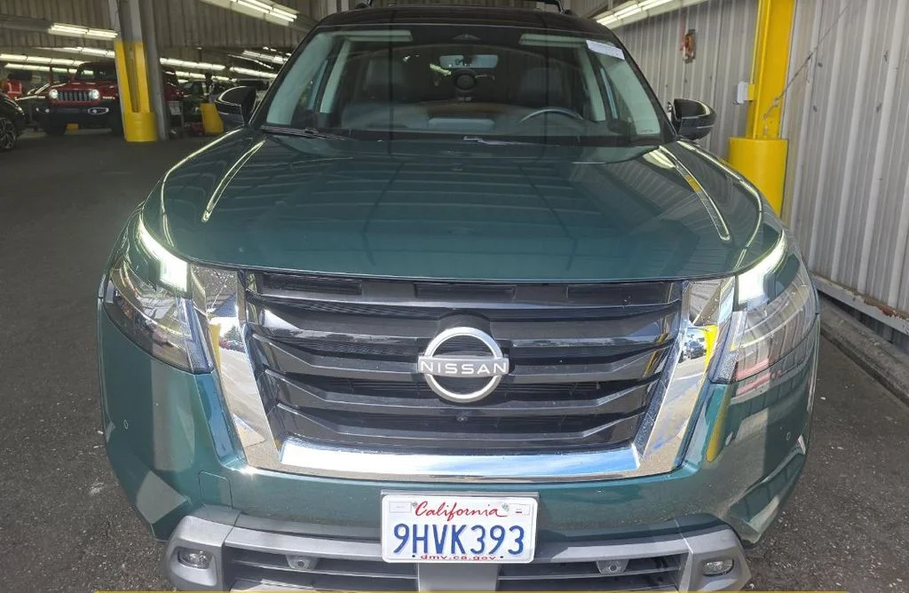 Used 2023 Nissan Pathfinder SL with VIN 5N1DR3CA4PC267434 for sale in Kansas City