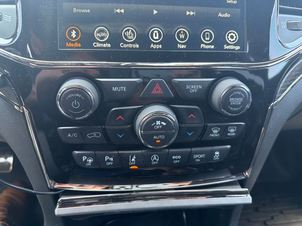 Used 2020 Red Jeep High Altitude image 10