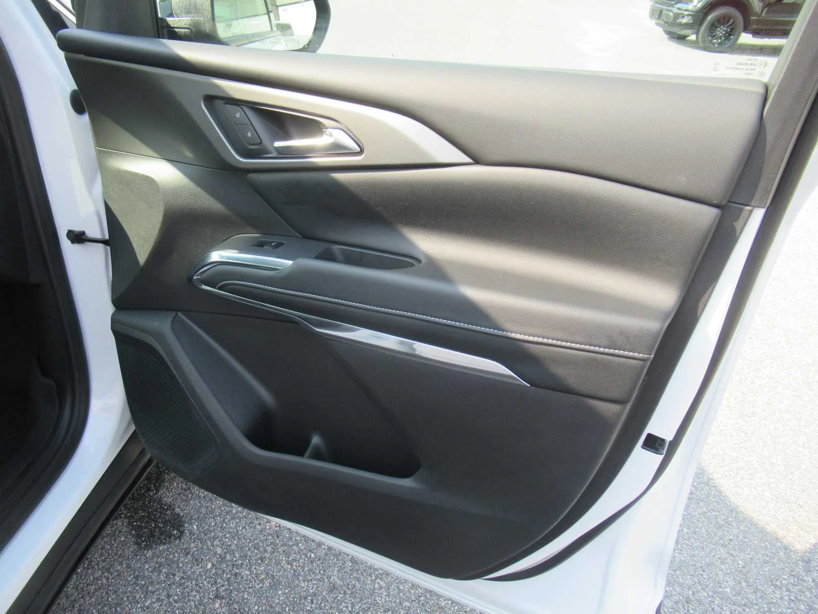 Used 2026 Summit White Chevrolet FWD LT image 14