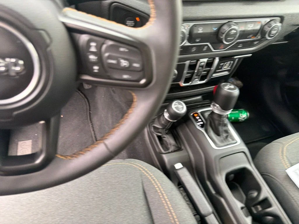 Used 2025 Black Jeep Sport S image 17